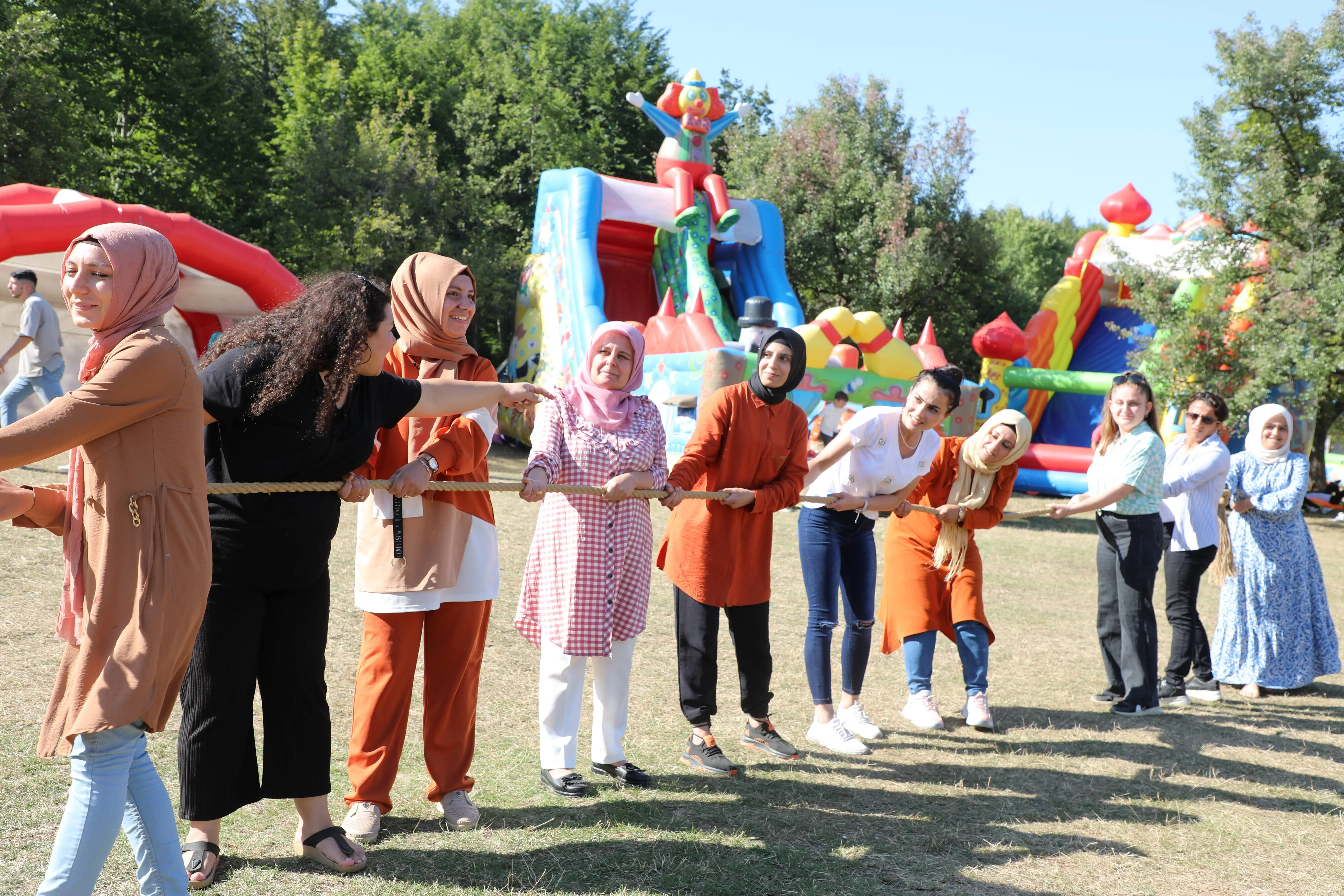 Profesyonel Yetişkin Aktiviteleri - Grup Oyunları ve Takım Eğlenceleri